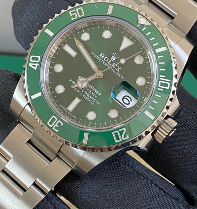 Rolex Submariner Date New 2020 Full Set Submariner Date Hulk Discontinued Model New Style Card