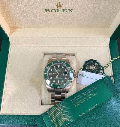 Rolex Submariner Date New 2020 Full Set Submariner Date Hulk Discontinued Model New Style Card