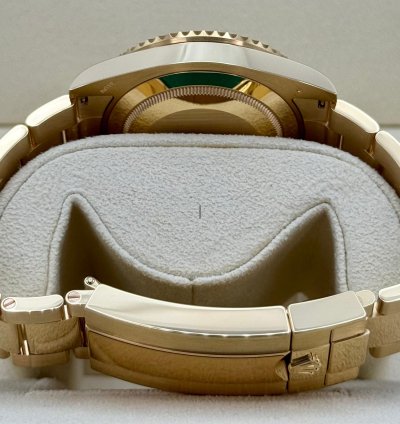 Rolex Submariner Date New 2024 Submariner Bluesy 41mm 126618lb Yellow Gold Blue Dial