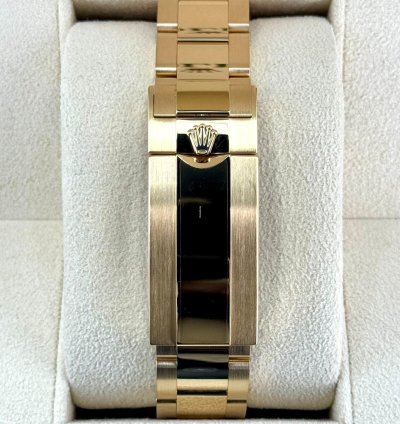 Rolex Submariner Date New 2024 Submariner Bluesy 41mm 126618lb Yellow Gold Blue Dial