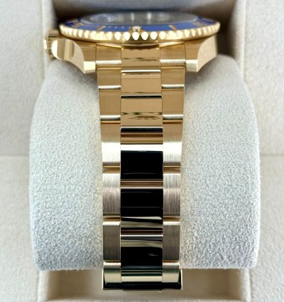 Rolex Submariner Date New 2024 Submariner Bluesy 41mm 126618lb Yellow Gold Blue Dial