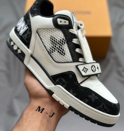 Louisvuitton Trainer Stripe Black White Sneakers