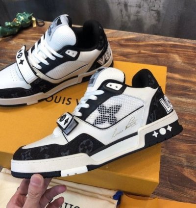Louisvuitton Trainer Stripe Black White Sneakers
