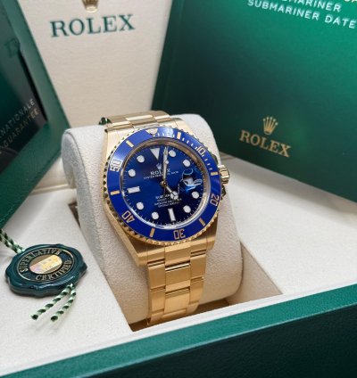 Rolex Submariner Date New 2025 Yellow Gold Sunburst Blue Dial Ceramic Bezel