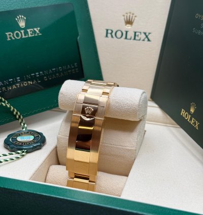 Rolex Submariner Date New 2025 Yellow Gold Sunburst Blue Dial Ceramic Bezel