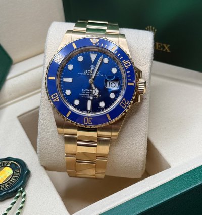 Rolex Submariner Date New 2025 Yellow Gold Sunburst Blue Dial Ceramic Bezel