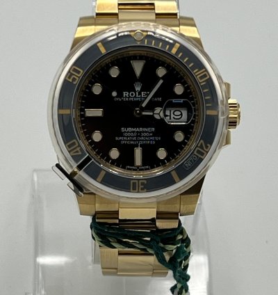 Rolex Submariner Date New Complete Set