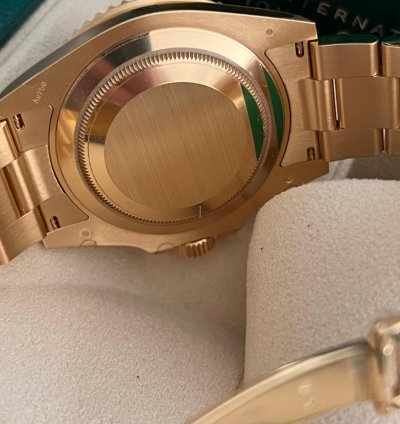 Rolex Submariner Date New Unworn Full Sticker 126618lb Yellow Gold
