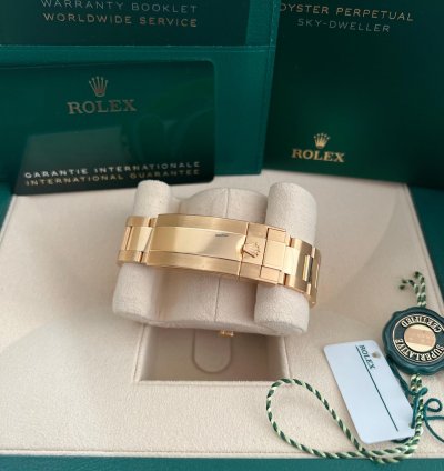 Rolex Submariner Date New Unworn Full Sticker 126618lb Yellow Gold