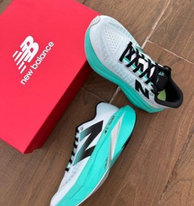 Ne W Balance Supercomp Trainer V3 Running Shoes