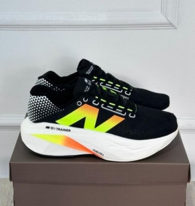Ne W Balance Supercomp Trainer V3 Running Shoes