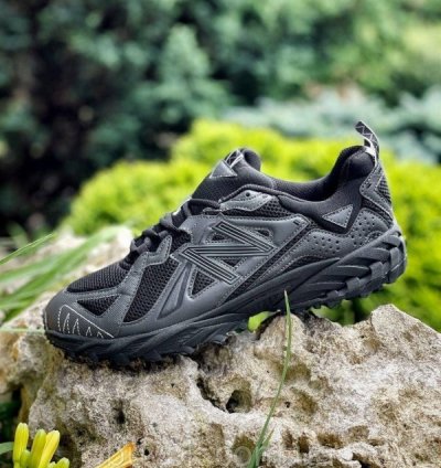 New Balance 610 Black Running Shoes