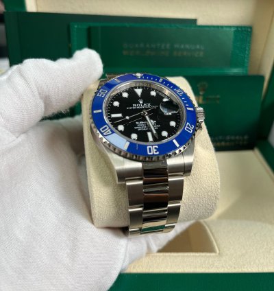 Rolex Submariner Date Oyster Perpetual 41mm 18k White Gold Black Dial Ceramic Blue Bezel 126619lb