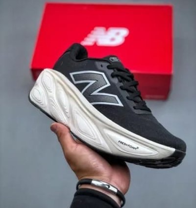 Newbalace Fresh Foam X More Evoz V5 Black White Running Shoes