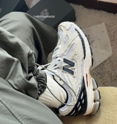Newbalance 1906d Grey Gold Running Shoes