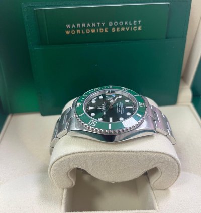 Rolex Submariner Date Stainless Steel The Hulk Green Dial 116610lv New Rolex Green Card