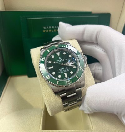 Rolex Submariner Date Stainless Steel The Hulk Green Dial 116610lv New Rolex Green Card
