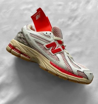 Newbalance 1906r Sea Salt True Red Sneakers