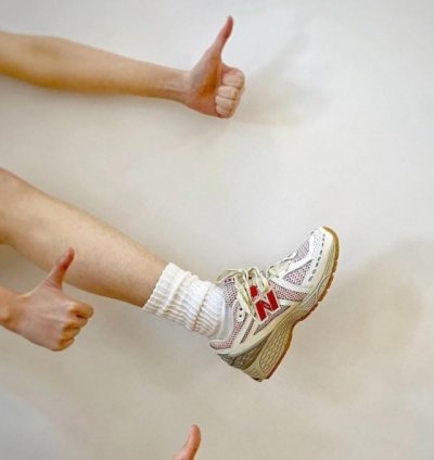 Newbalance 1906r Sea Salt True Red Sneakers