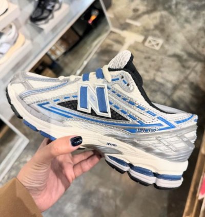 Newbalance 1906r Silver Metallic Blue Sneakers