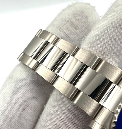 Rolex Submariner Date Unworn Submariner Date Smurf 41mm Blue Date White Gold 126619lb Box Papers 2024
