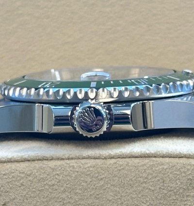 Rolex Submariner Date Unworn Submariner Hulk 116610lv