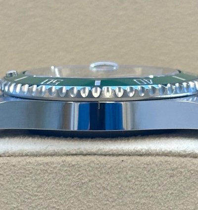 Rolex Submariner Date Unworn Submariner Hulk 116610lv