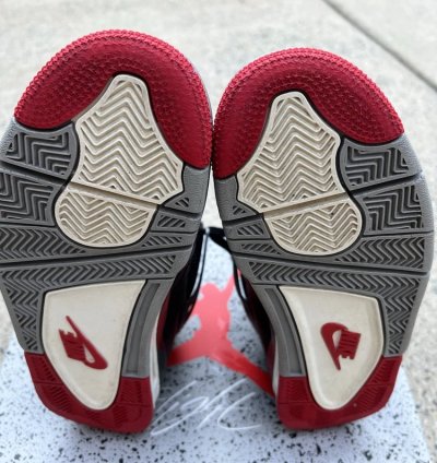 Air Jordan 4 Retro Bred