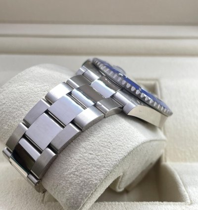 Rolex Submariner Date Whitegold Smurf Blue Bezel Black Dial 41mm Like New Full Set Box Papers