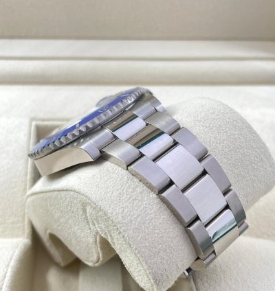 Rolex Submariner Date Whitegold Smurf Blue Bezel Black Dial 41mm Like New Full Set Box Papers