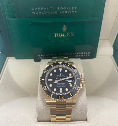 Rolex Submariner Date Yellow Gold Submariner Date Watch - Black Bezel - Black Dial 126618ln