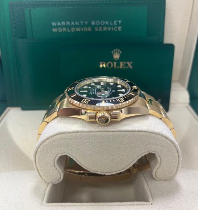 Rolex Submariner Date Yellow Gold Submariner Date Watch - Black Bezel - Black Dial 126618ln