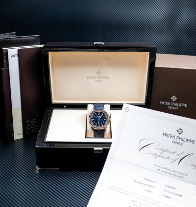 Patek Philippe Aquanaut 5168g Blue Dial 42mm Full Set