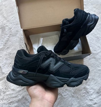 Newbalance 9060 Full Black Sneakers