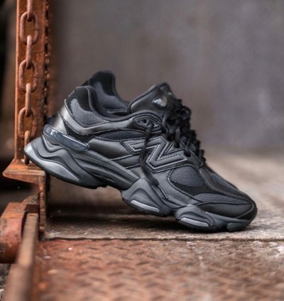 Newbalance 9060 Triple Black Sneakers