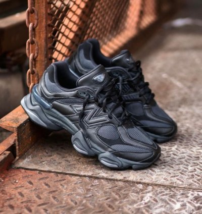 Newbalance 9060 Triple Black Sneakers