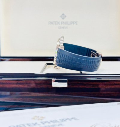 Patek Philippe Aquanaut 5168g-001 Aquanaut Blue Dial 42mm White Gold Watch Box And Papers