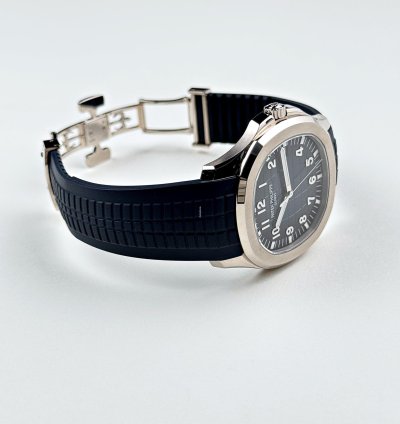 Patek Philippe Aquanaut 5168g-001 White Gold Blue Dial 2021