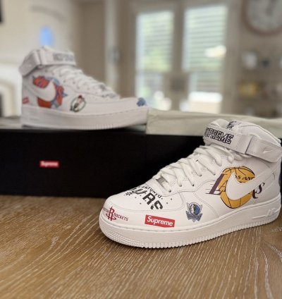 Supreme Nike Air Force 1 Mid 07 rare Never Worn