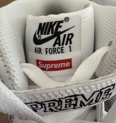 Supreme Nike Air Force 1 Mid 07 rare Never Worn