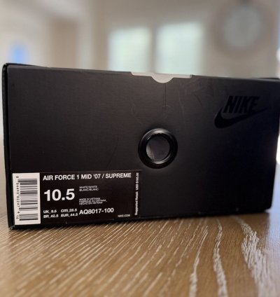 Supreme Nike Air Force 1 Mid 07 rare Never Worn