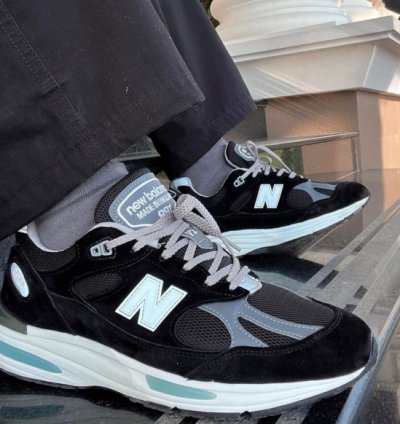 Newbalance 991 V2 Black Grey Sneakers
