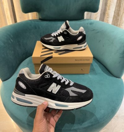 Newbalance 991 V2 Black Grey Sneakers