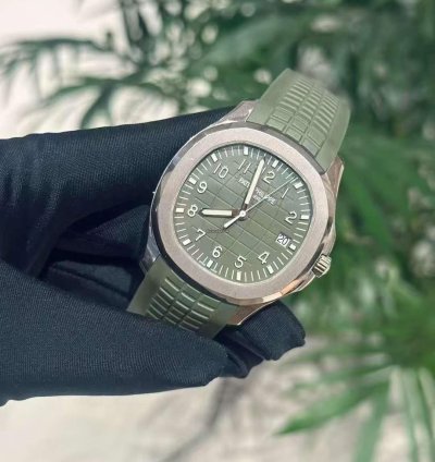 Patek Philippe Aquanaut 5168g-010