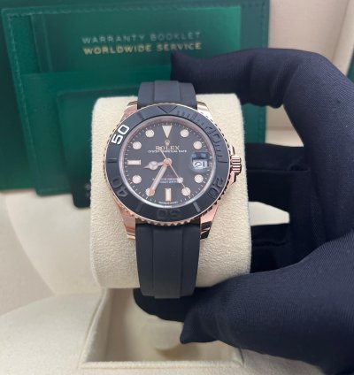 Rolex Yacht-master 37 37mm Rose Gold - Black Dial - Oysterflex Strap 268655