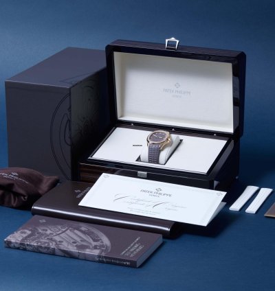 Patek Philippe Aquanaut 5268 200r-010 - Rose Gold - Taupe - Box Papers - 24-month Warranty - 2023