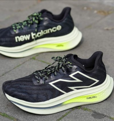 Newbalance Fuelcell Supercomp Trainer V2 Black Sneakers