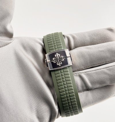 Patek Philippe Aquanaut 5968g-010 Chronograph White Gold Khaki Green 2022
