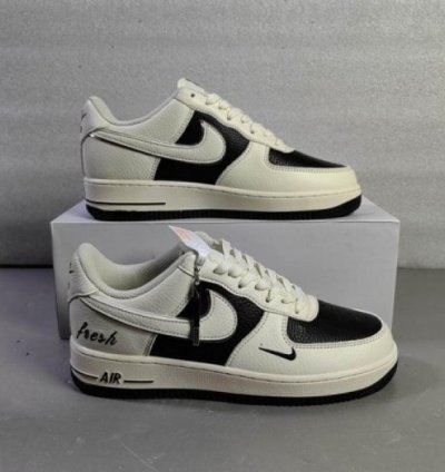 Nik E Air Force 1 Low Keep Fresh Sneakers