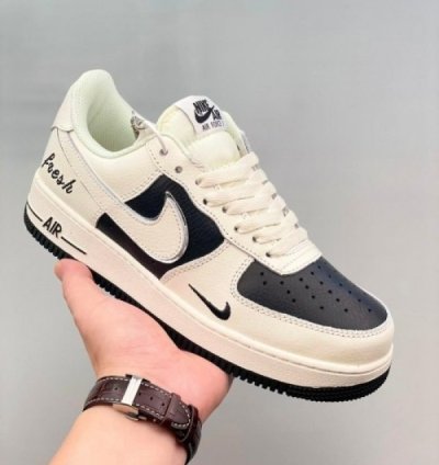 Nik E Air Force 1 Low Keep Fresh Sneakers